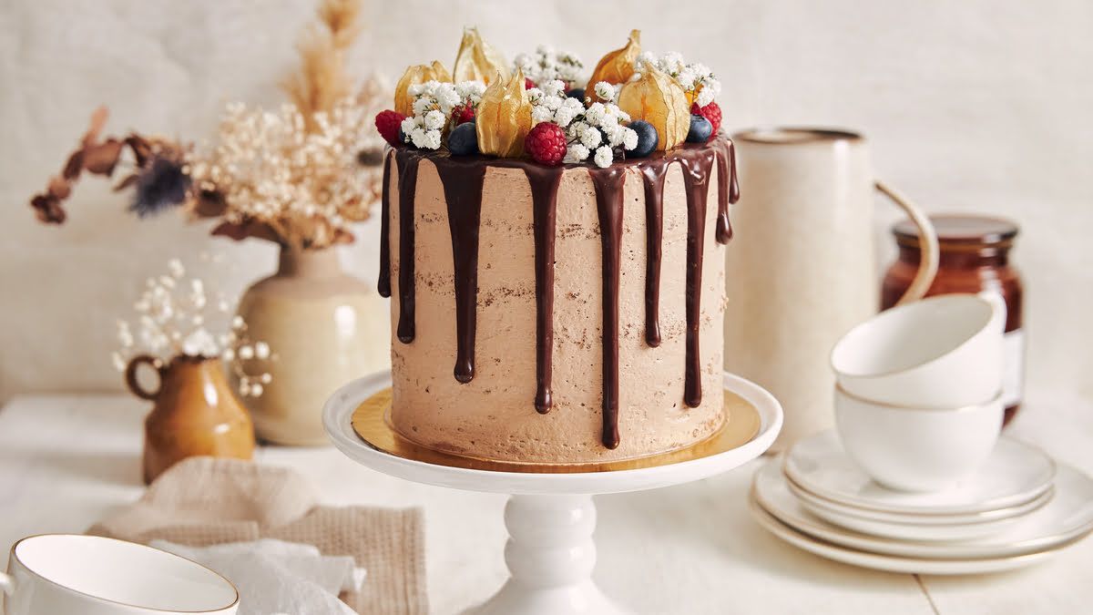 Drip for the Cake | How to Make the Perfect Cake Topping?